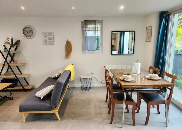 Dom wakacyjny Duplex Near University, Hippodrome, Shopping Center *